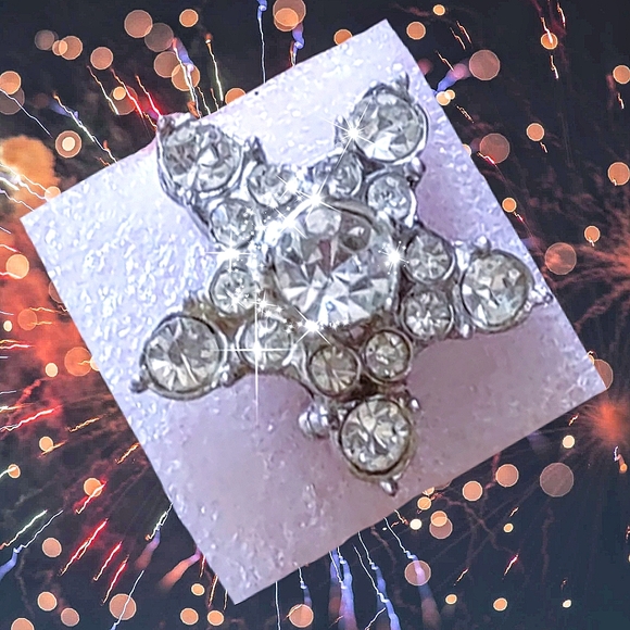 Vintage Rhinestone 5-pt Star Brooch - Picture 2 of 14